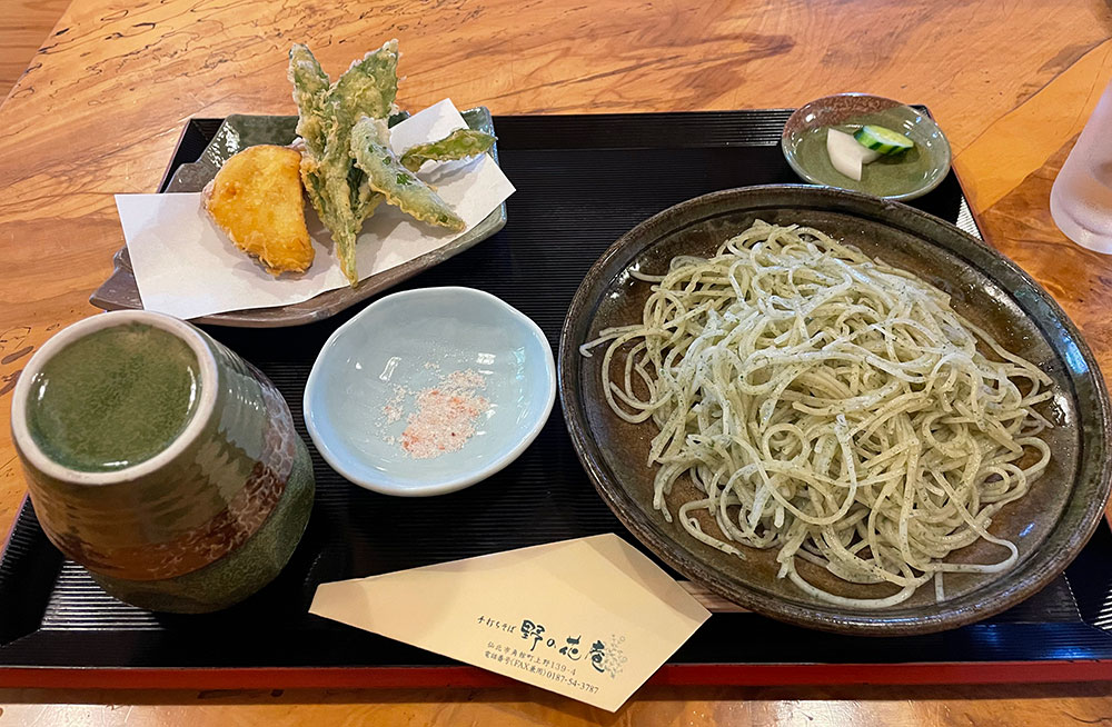 野の花庵の蕎麦と天ぷら