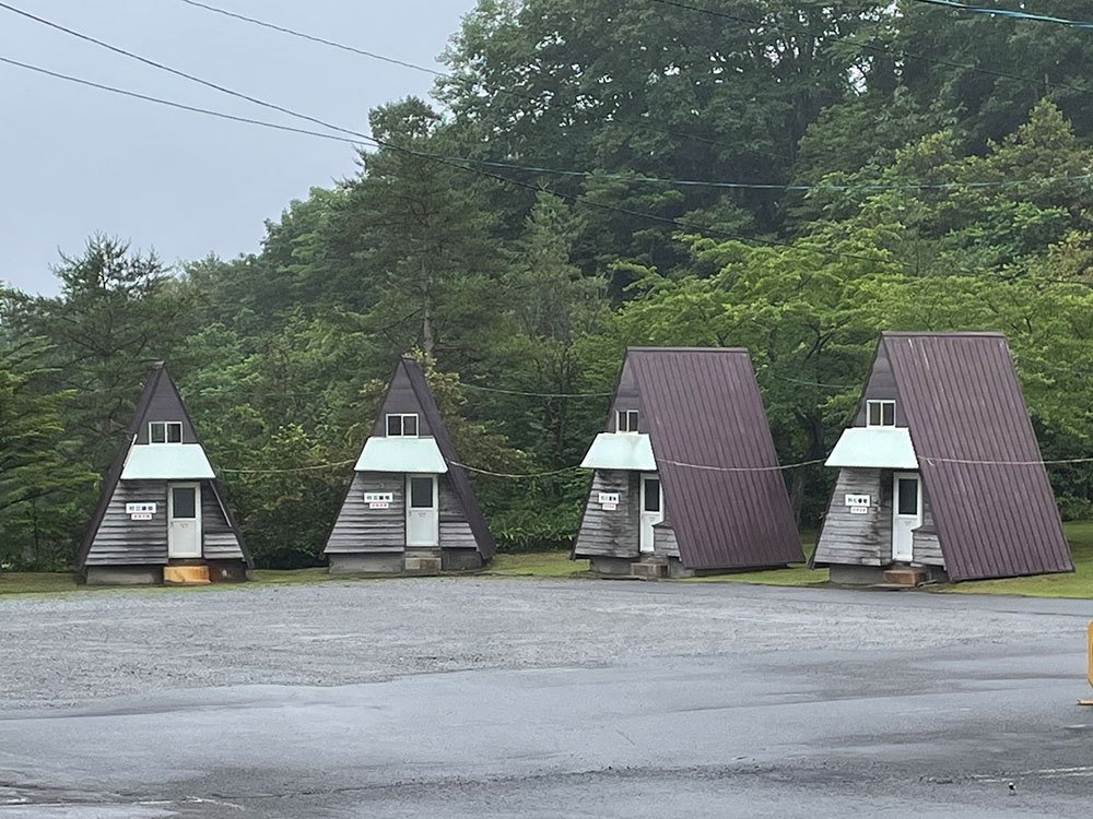 むつ矢立温泉のライダー向けバンガロー